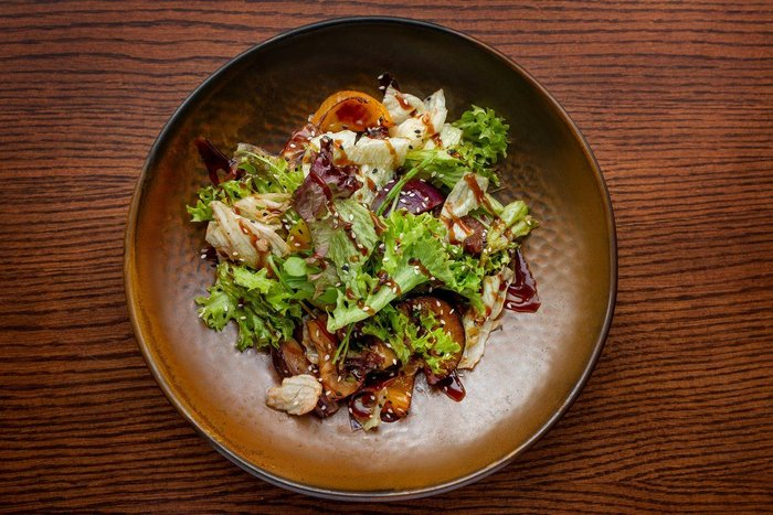 Тёплый салат с телятиной